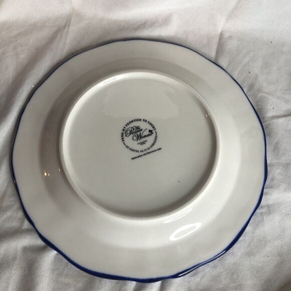 Pioneer Woman Heritage Floral Luncheon Plate 8.5" Blue w/ Red Rose - Picture 3 of 5
